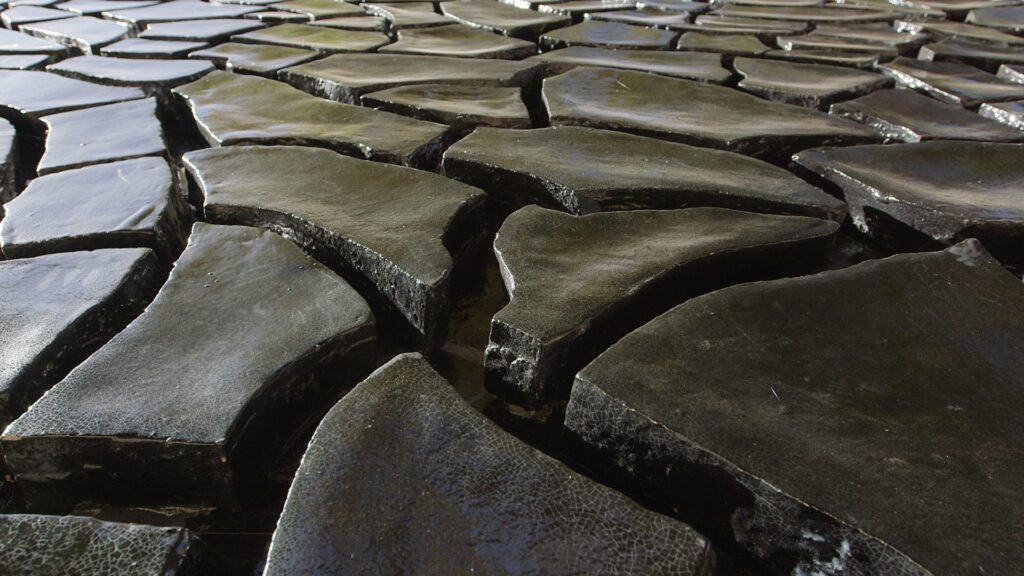 Il-Grande-Nero-Cretto-al-campus-di-UCLA-di-Alberto-Burri