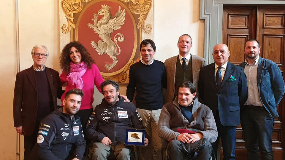 Il pilota disabile Gianluca Tassi premiato dal Comune di Perugia